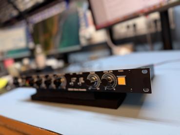 Preview: Oakley Sound Systems SRE-330 limited Edition